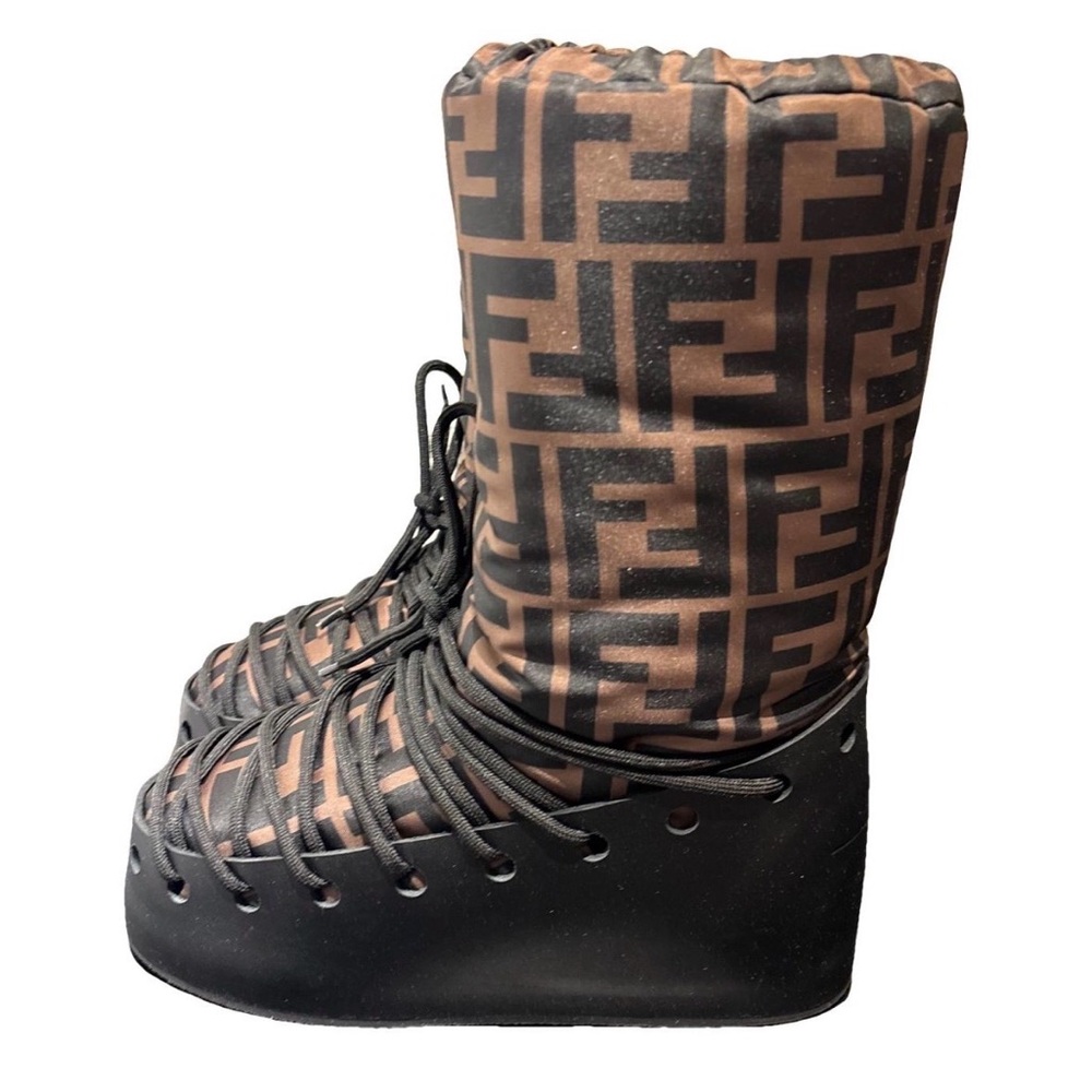 Stylish Fendi Moon Boots - Brown and Black